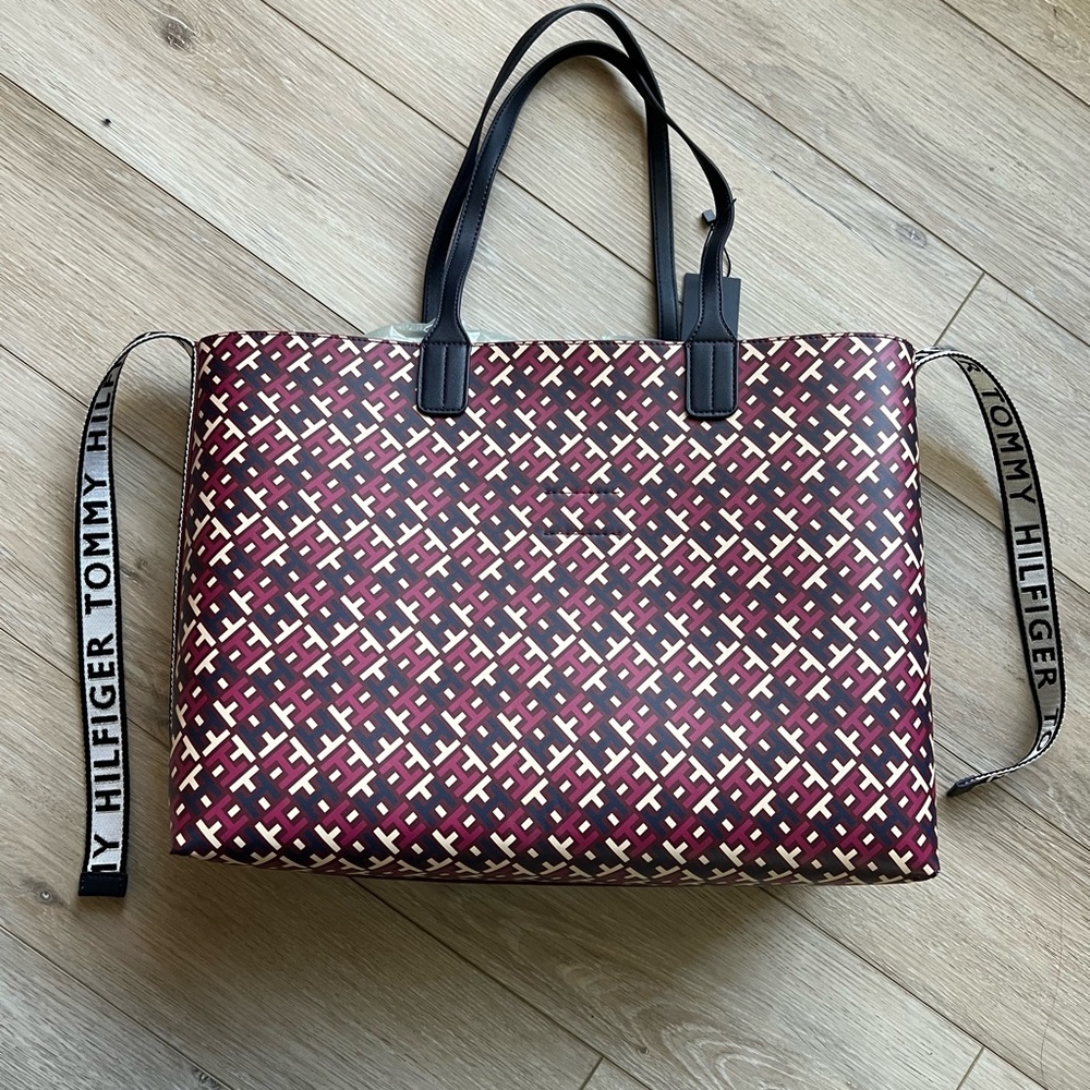 MY HILFIGER
TH MONOGRAM HARDWARE TOTE
$99.50